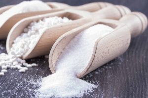 Aspartame is a non-carbohydrate artificial sweetener, as an artificial sweetener, aspartame has a sweet taste, almost no calories and carbohydrates.
